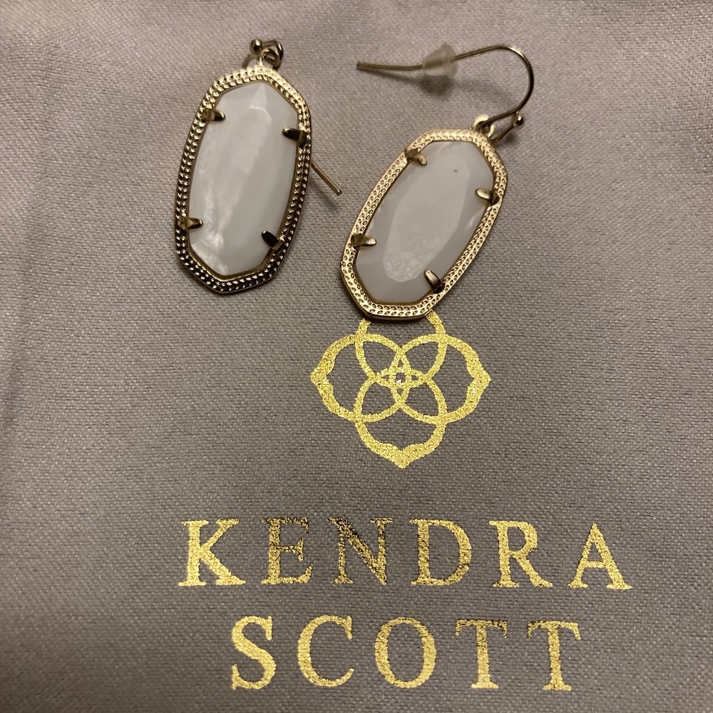 Kendra Scott Dani earrings